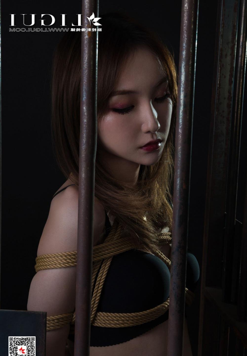 AI��¶˼�����ֽ�