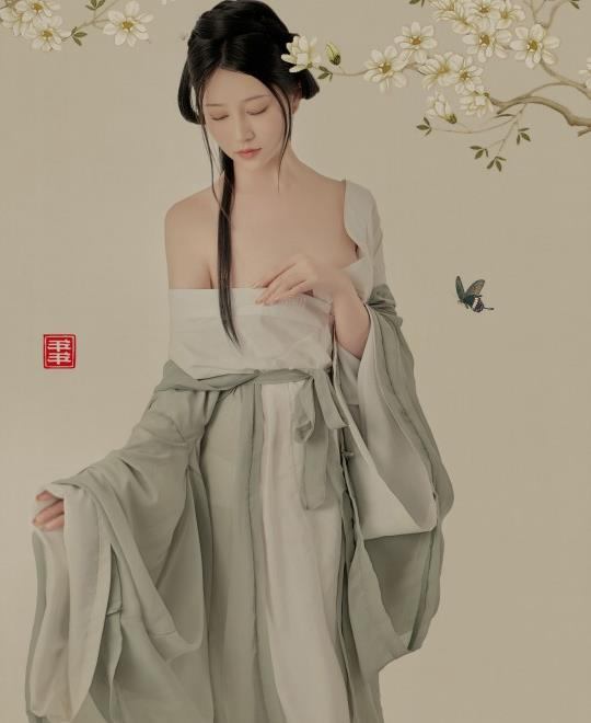 作者(干燥的白色滑翔)头像